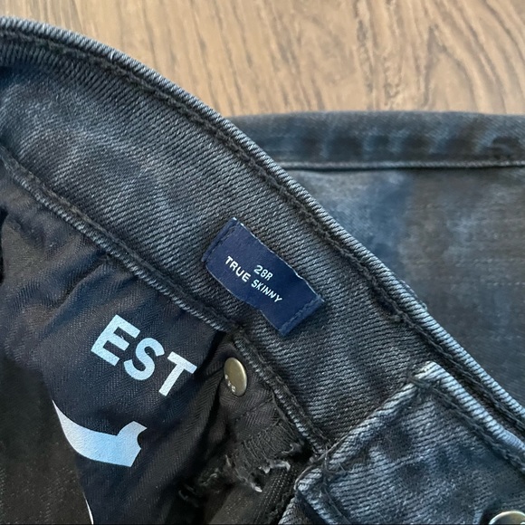 GAP true skinny jeans. Size 28. Ashy Black. - Picture 4 of 4